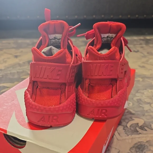 Nike Air Huarache Crimson Sneakers - Picture 2 of 3